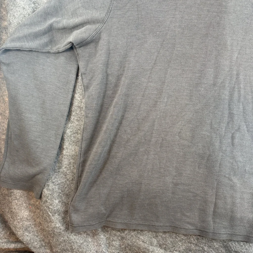 Columbia henley shirt